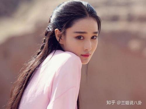 娱乐圈八卦最新爆料文字,明星恋情曝光，幕后真相令人震惊！